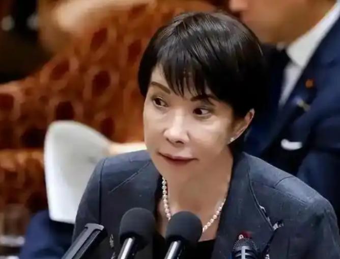 日本终战81周年追悼仪式之上，上演了极为少见的一幕：天皇与首相当着全球舆论的目光