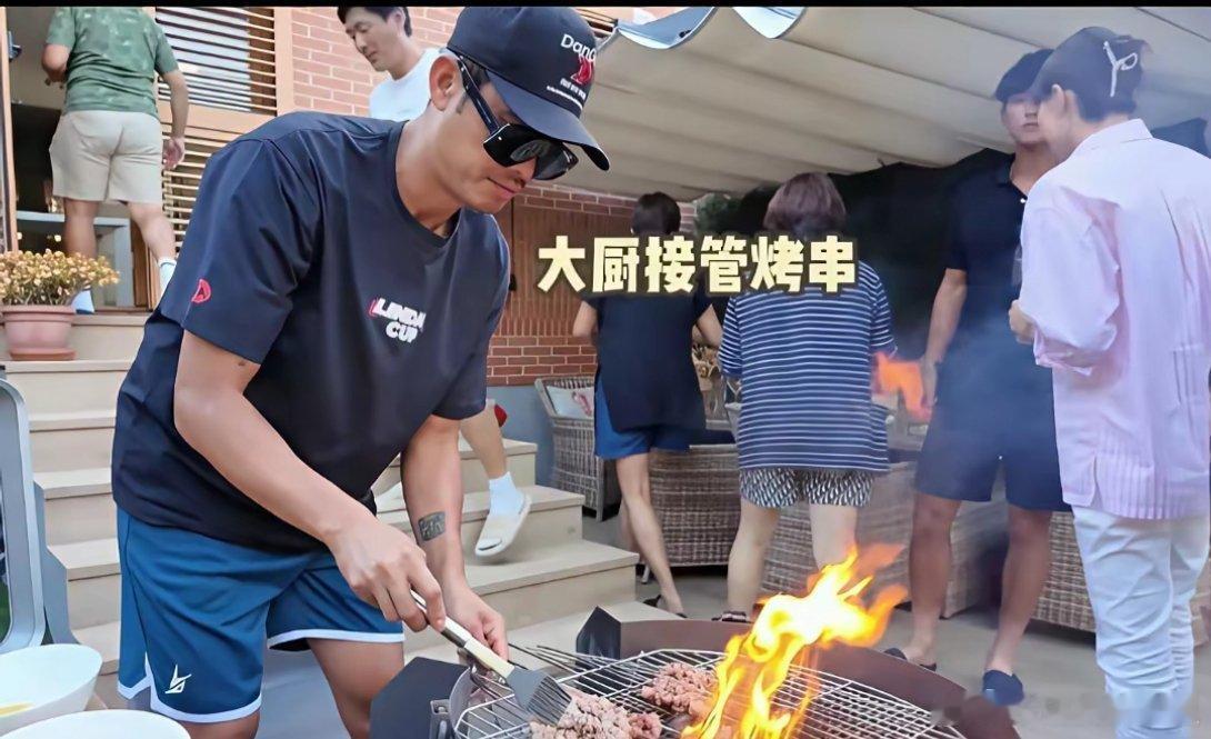 有钱人不折腾，钱根本花不完。同样是奥运冠军，林丹的生活可比频繁上镜的邹市明过得顺