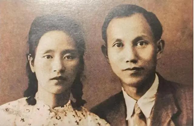 1941年，党组织给了他1000美元，让他去做生意，做什么不管，但是，组织什么时