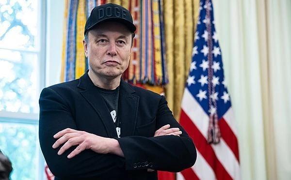 美国出来表态了！就在DeepSeek发布新一代人工智能模型V4预览版的前一天，白