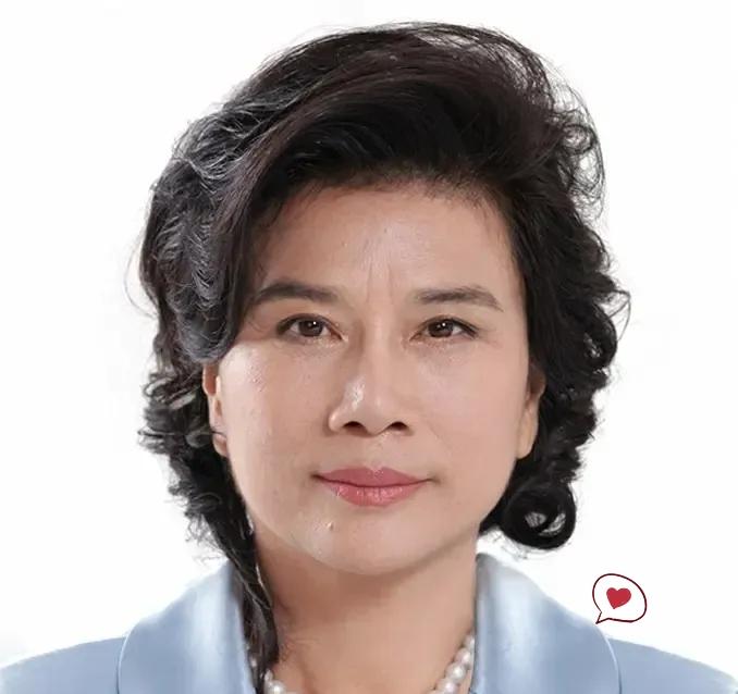 主持人问董明珠:“像你这么有财富有地位的人，亲戚朋友多吗？”董明珠说:“我没有亲