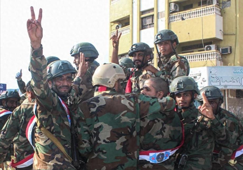 好家伙，1万大军直接拿下8个省，阿联酋扶持的武装搞了个大动作，中东火药桶又要多一