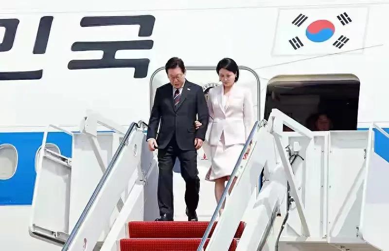 变与不变的三重智慧常闻“能够改变自己的是神，想改变别人的是神经病”，初闻似觉