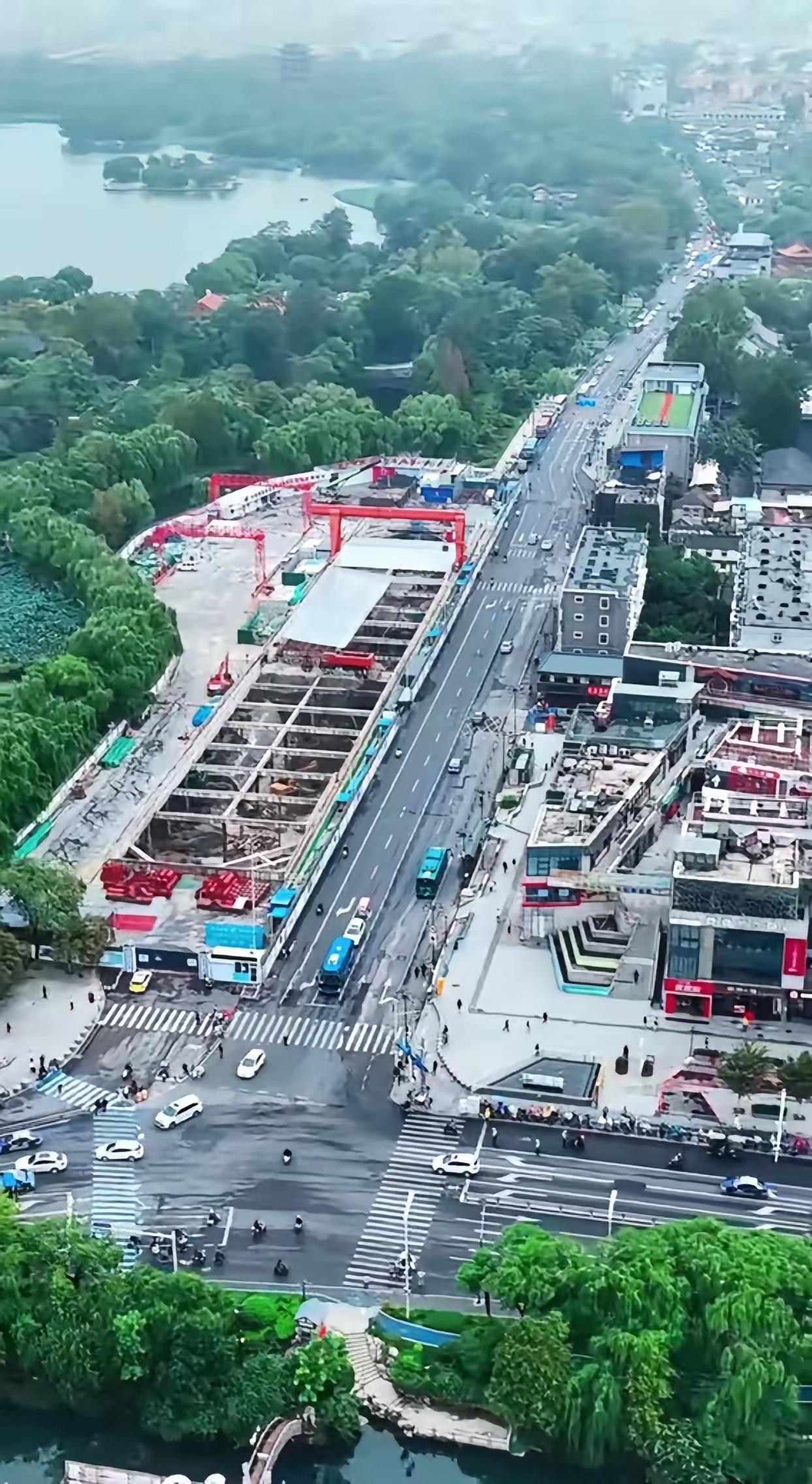 济南大明湖西侧地铁站施工图这个地铁口如果投入使用绝对是济南旅游第一站点以后到