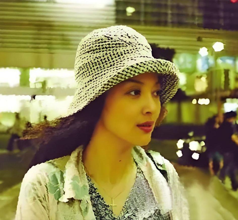 她是央视著名导演，是张纪中的第二任妻子，离婚9年现状如何？    19