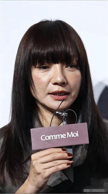 当年站在T台顶流的初代超模春晓，如今41岁被网友说认不出！春晓这个名字，对