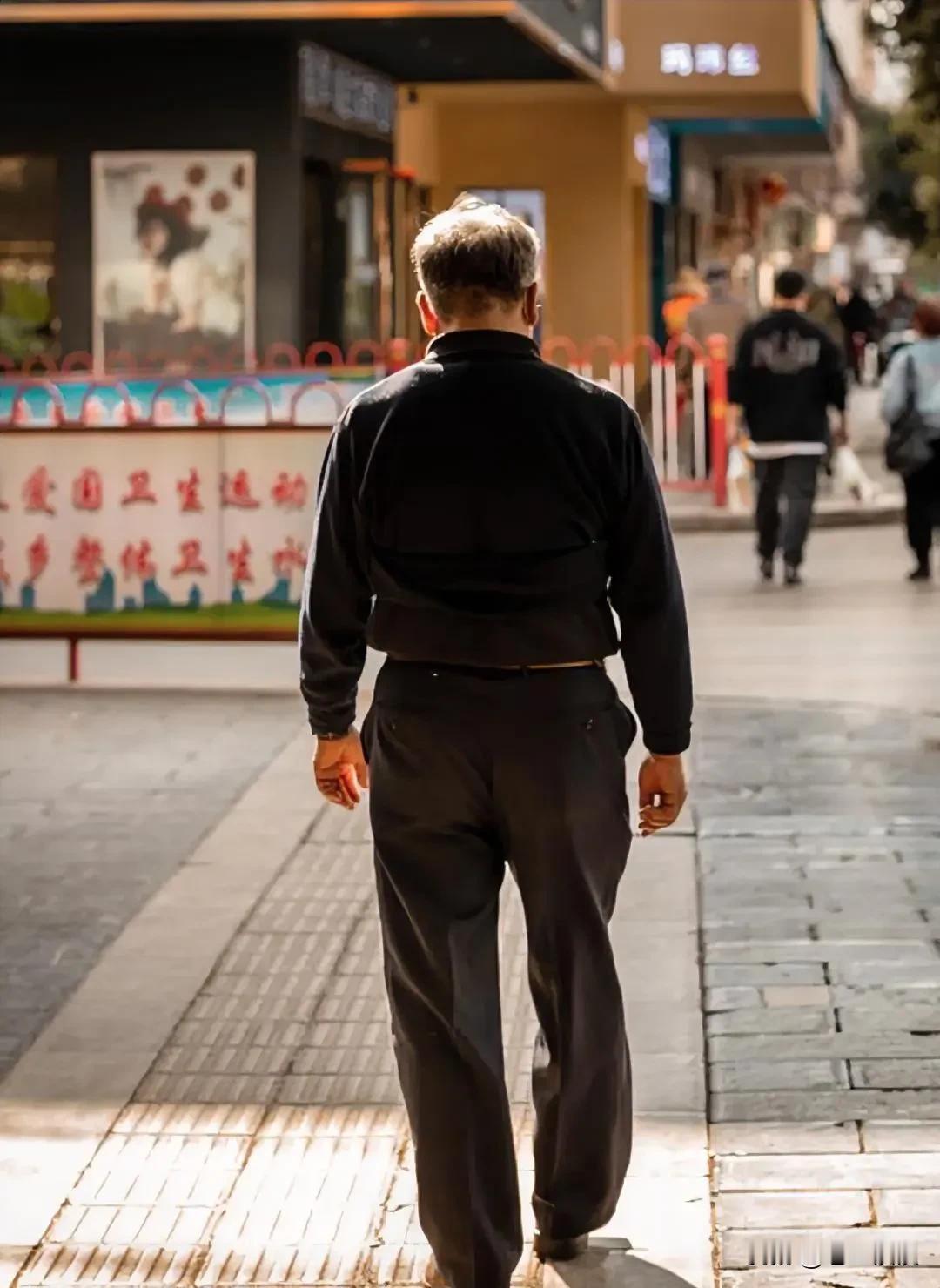 退休后不显老的男人，身上有这10个习惯：1、心态很好，啥事都能看开，从来都不