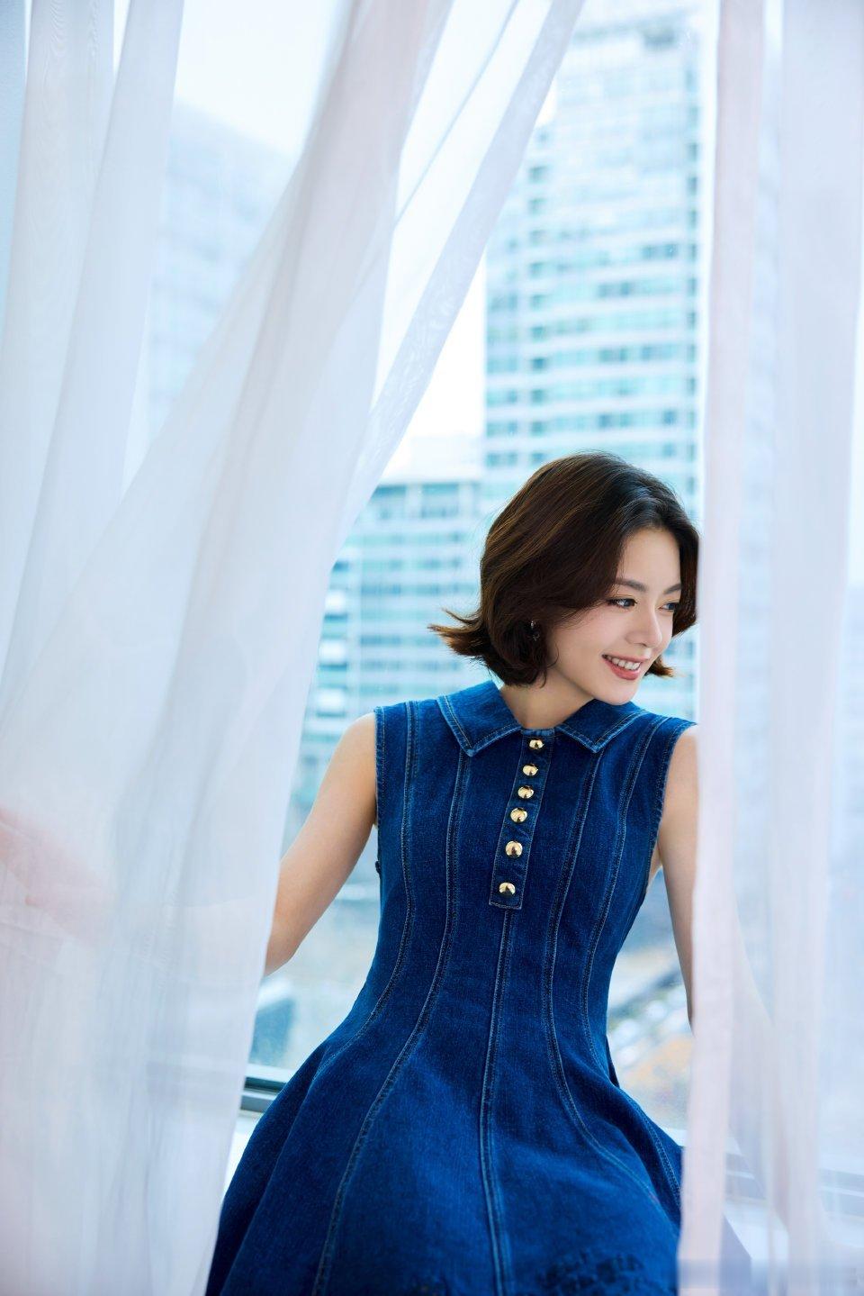 骄阳庆功宴大合照🍸赵今麦上身Self-Potrait2026春夏系列无袖牛仔