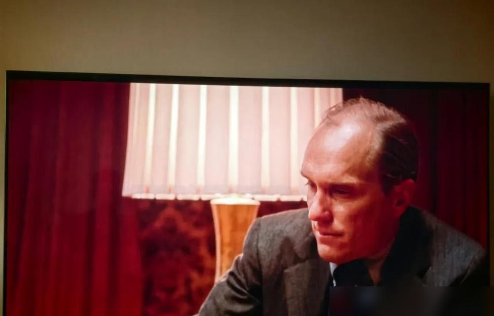 《教父》最牛的一场戏，剧本上写的是大吵，演员却一个字没说，直接封神。那场戏，