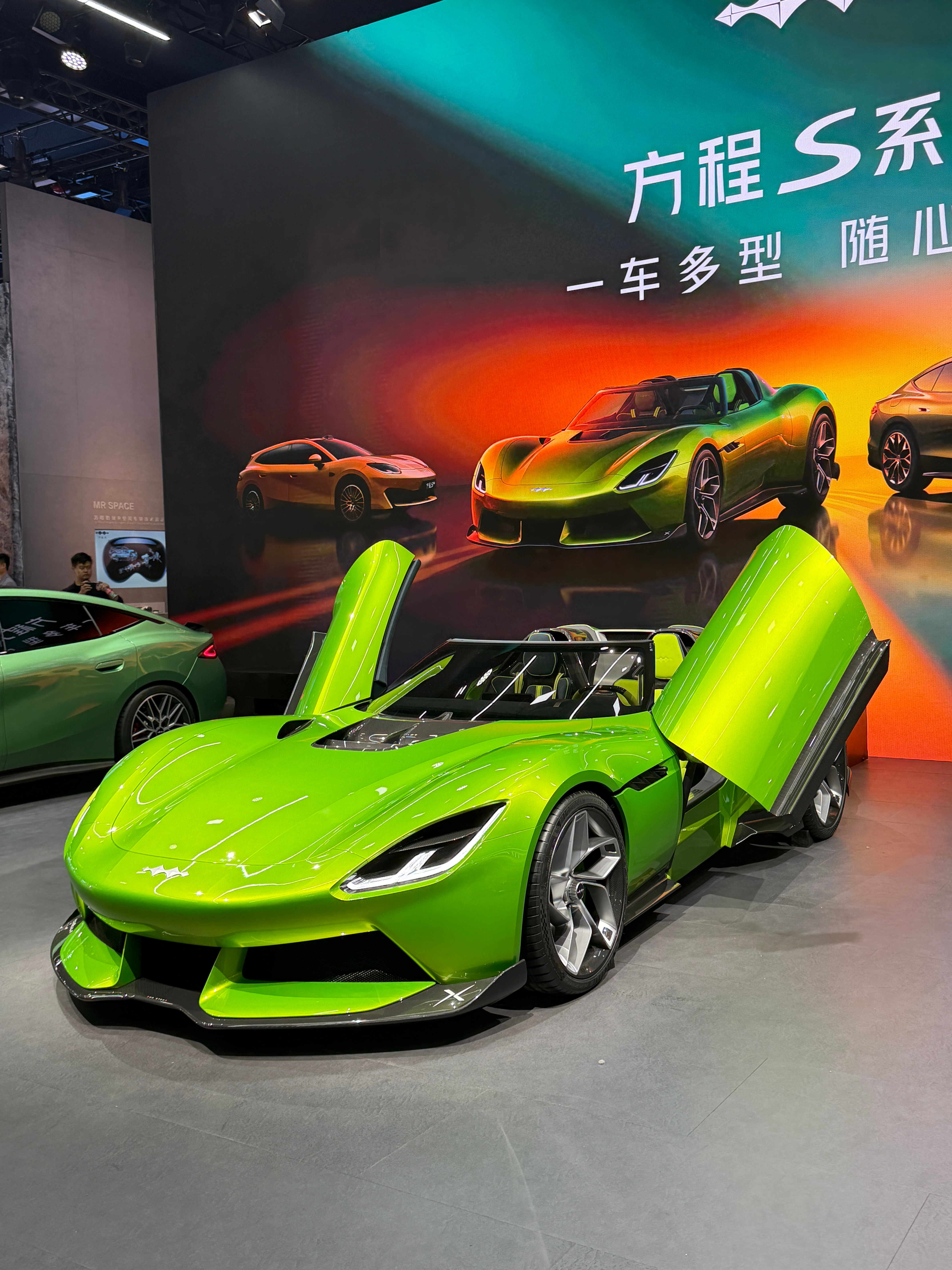 方程豹这个跑车也太帅了