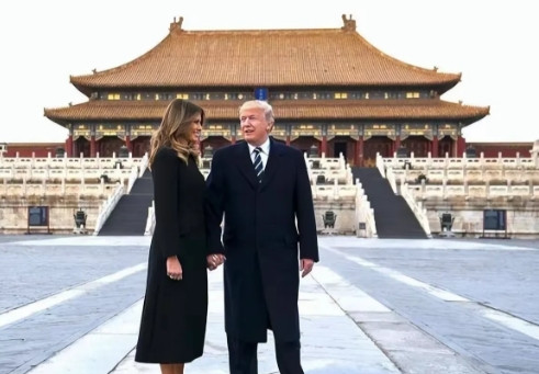 日本教材事件是一个信号，美国方面已开始为特朗普参加北京“九三阅兵”做准备了！ 