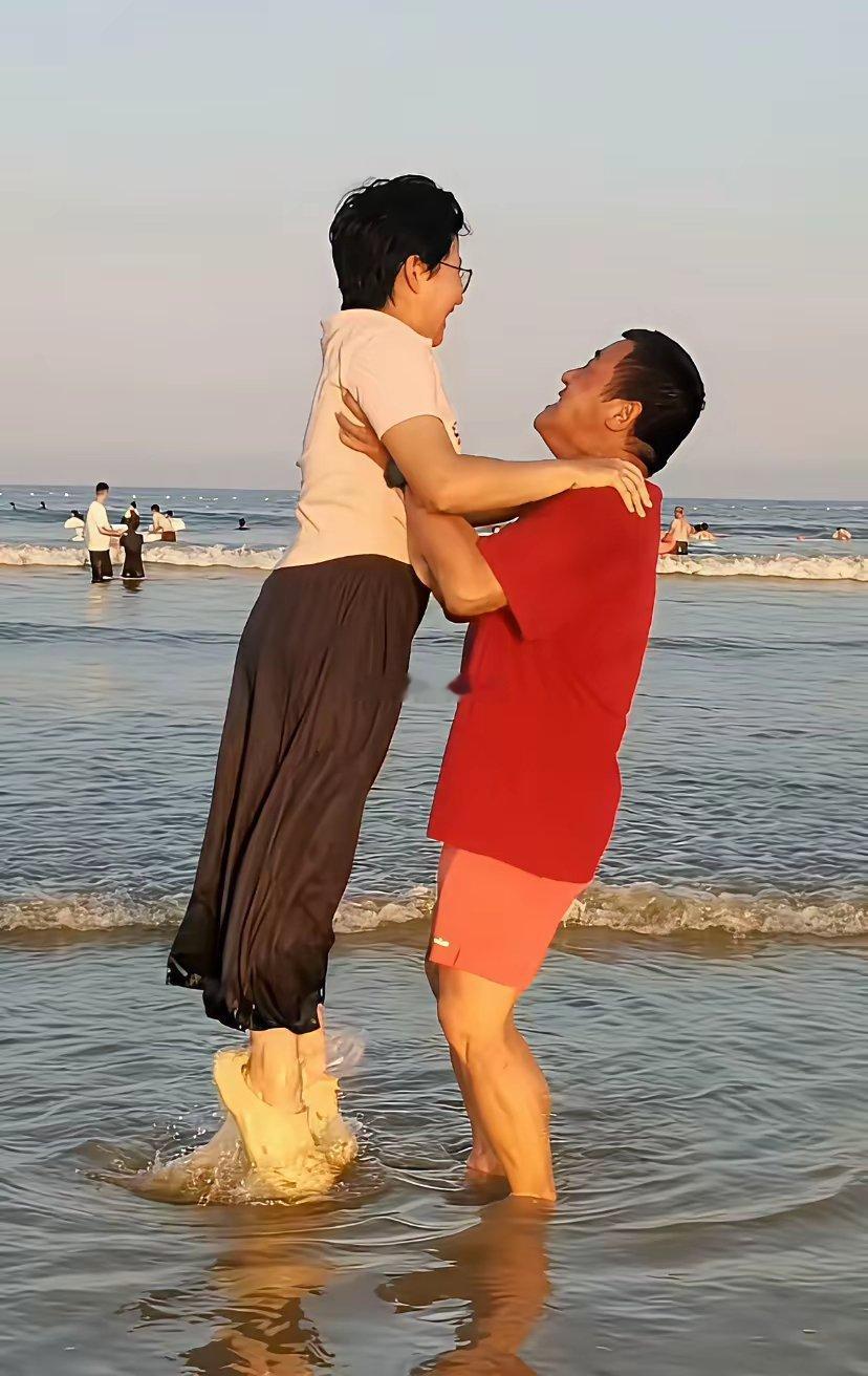 冒昧了哈，我以为是夫妻呢