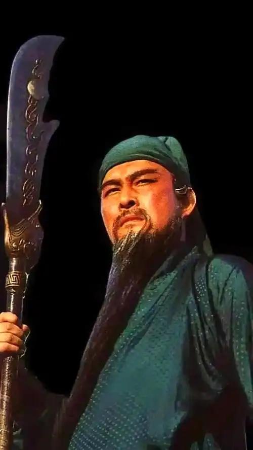 关羽文武双全，比张飞更出色，为何诸葛亮重用张飞，却疏远关羽？大家都知道，三国