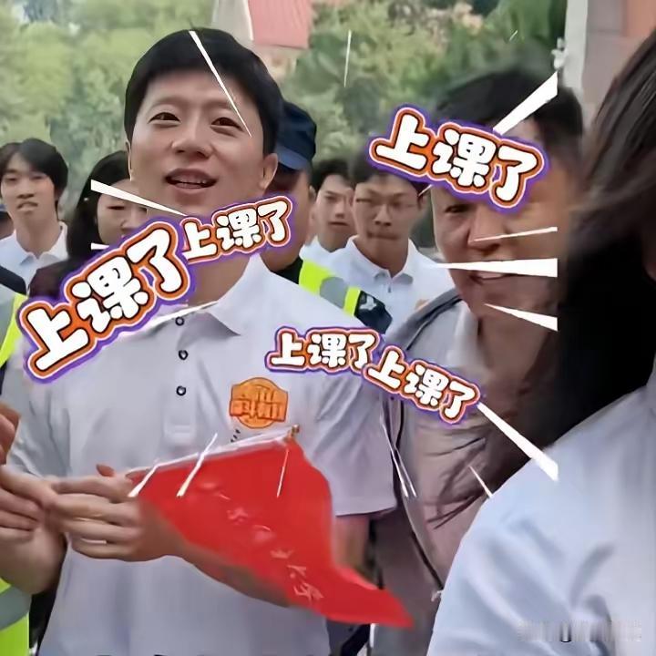 不止刘国梁，恐怕王励勤都想不到，赛场之上气场强大的马龙，站在北体大校园里，居