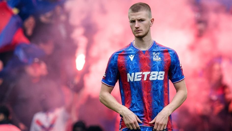 太阳报记者SamuelLuckhurst：曼联正在关注亚当·沃顿，将其视为夏季