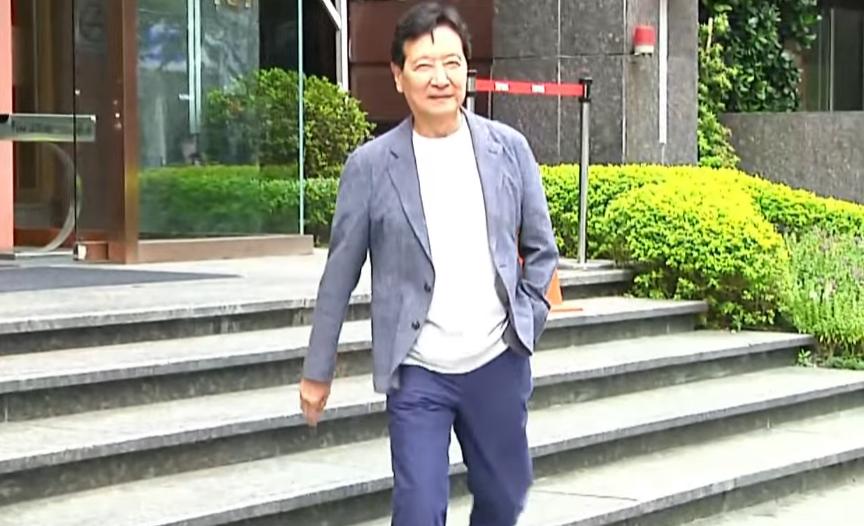 少康表示：无所谓，不在乎国民党的身份。今日岛内国民党部分中央委员发起联署，提