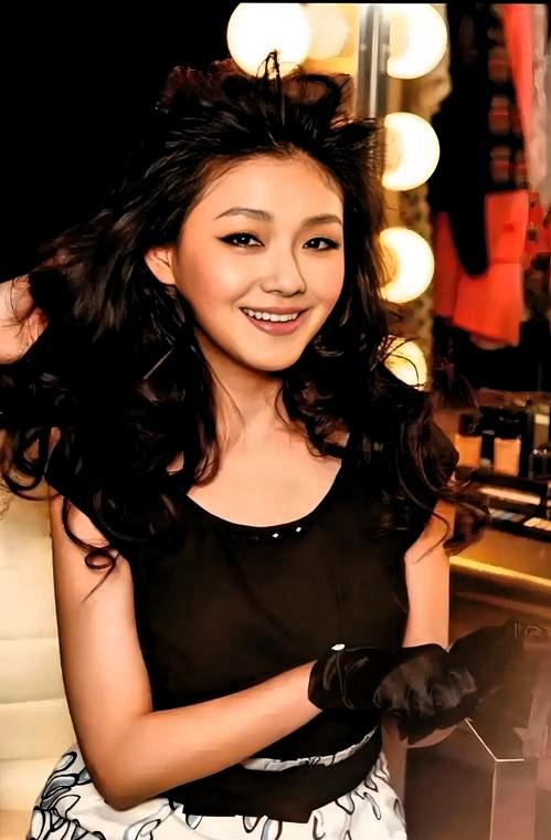 或许吧，大S的婚姻困局就是一场戏。她以前很红，偶像剧女王，大家喜欢她，后来争议