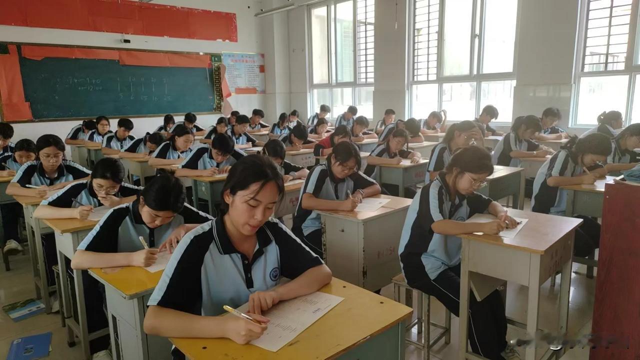 提醒家长！高中的真实情况是这样的：1、通过统考考上高中的孩子，从高一入学就开始
