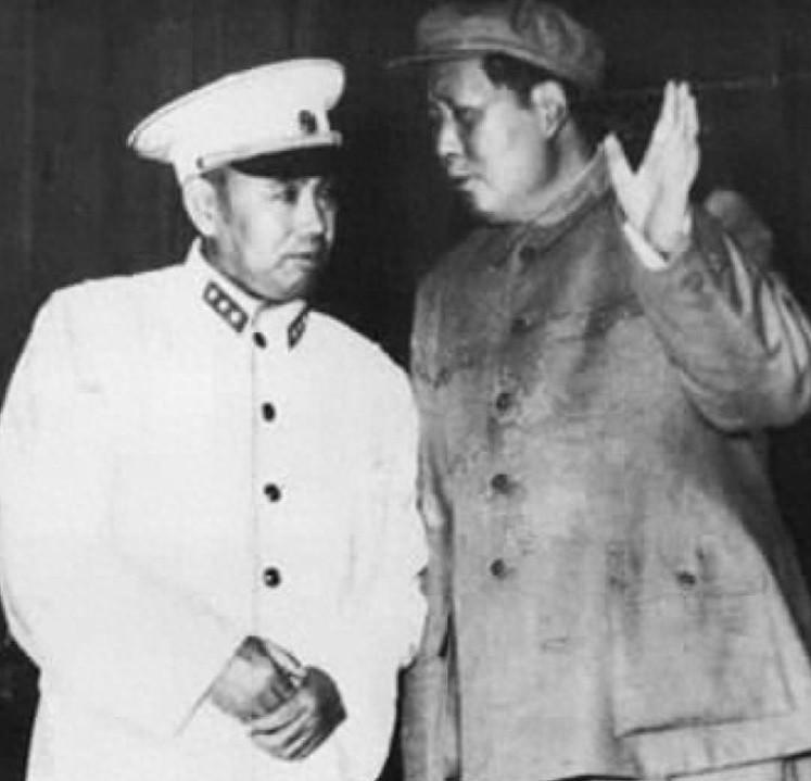 1980年华国锋受到批评时，许世友却公开力挺他：华主席为人厚道，从不假惺惺！1