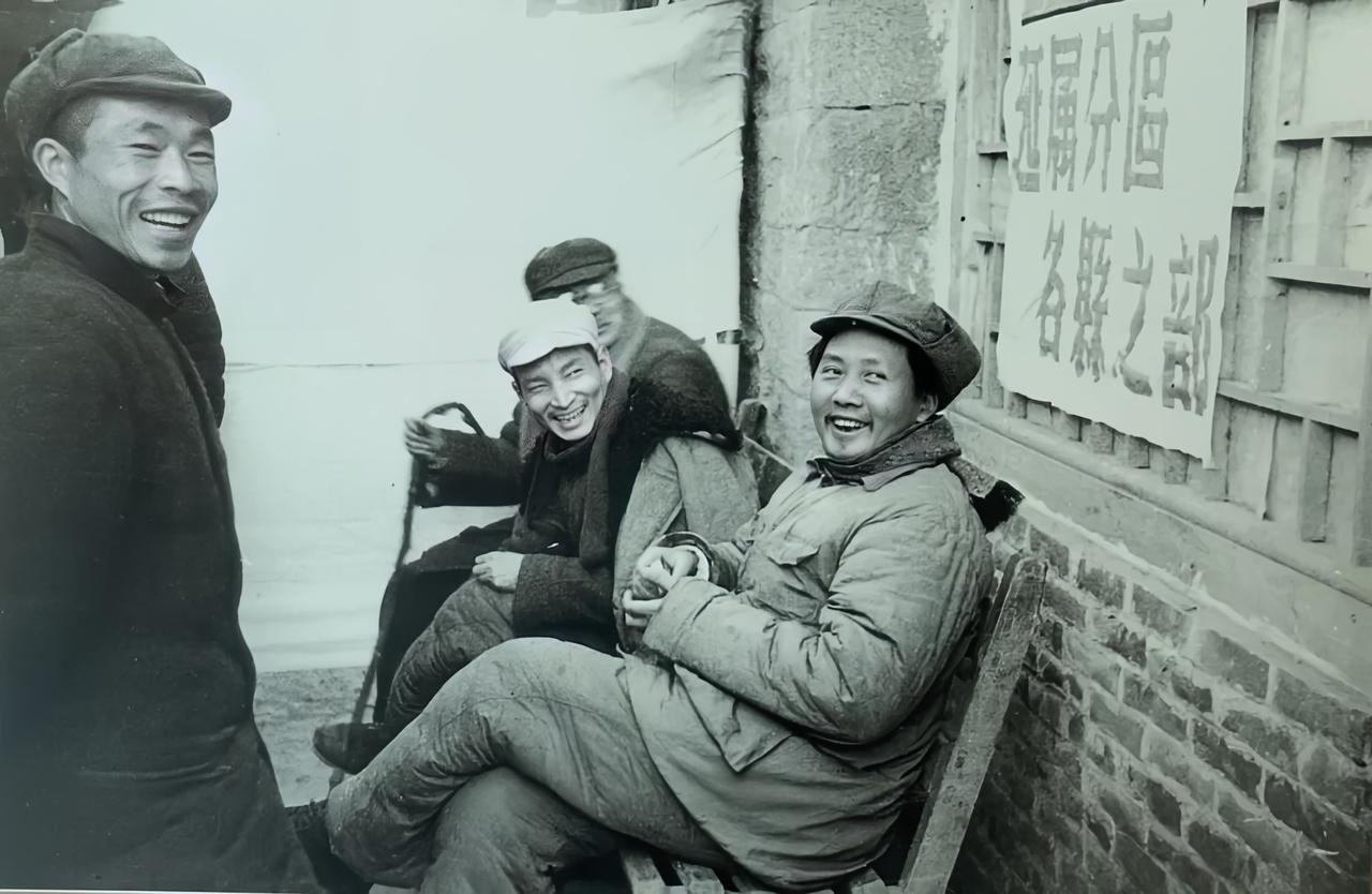 论持久战能够发表，陈云也起了很大作用。1938年5月26日，毛主席到抗大讲课，一