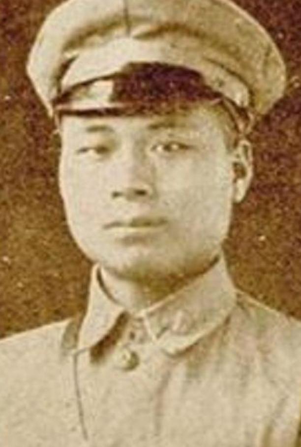 洛阳战役，我军全歼青年军第206师，看着横七竖八的学生兵尸体，陈赓无丝毫喜悦，他