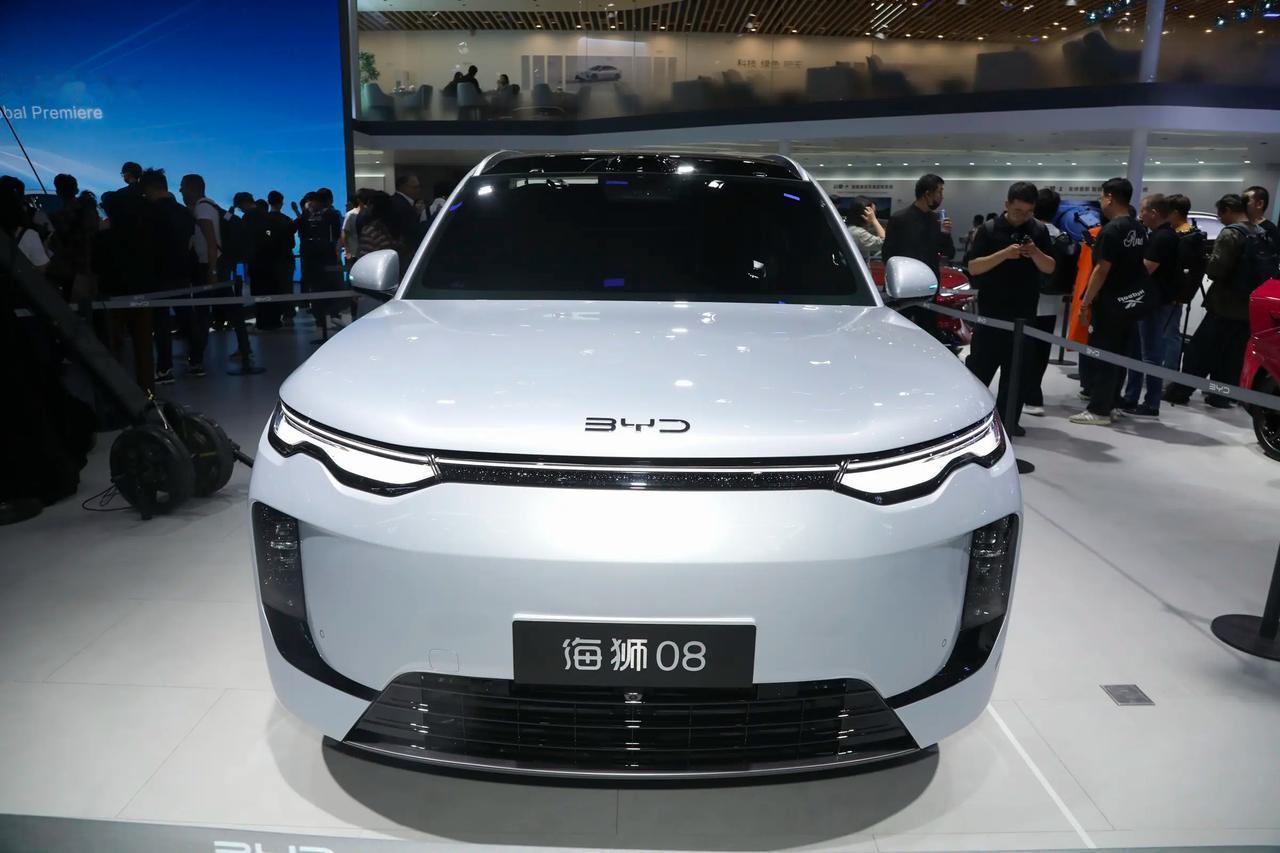 海狮08把纯电续航做到900公里，数字确实很抓眼球。⚡但我觉得真正影响购买决定的