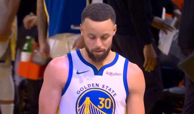 感觉这场勇士VS火箭的比赛主要问题就是铂金可能没有想象中适配库里其次就是桑托