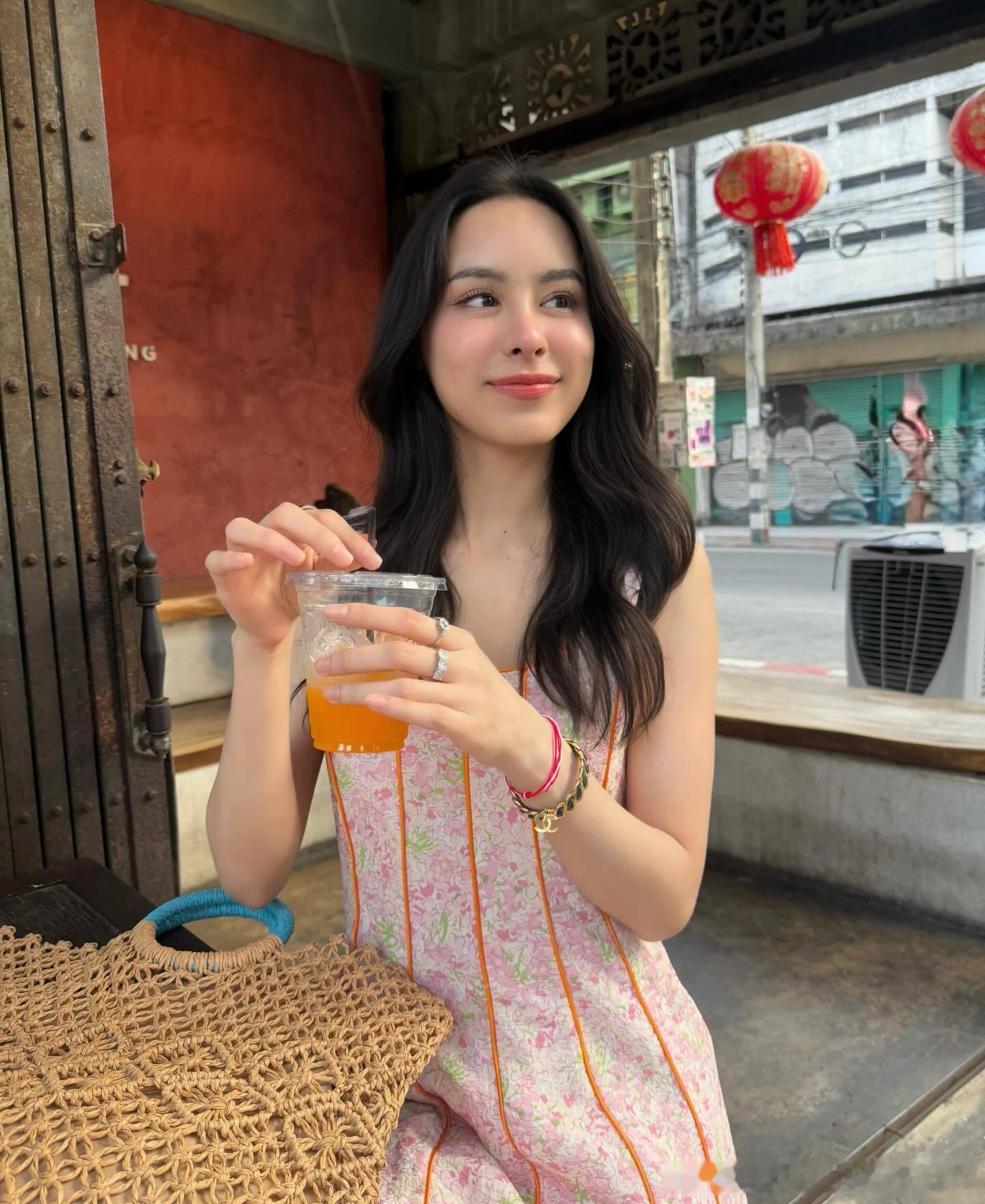 punpreedee女鹅IG更新！上次和朋友一起去清迈的游客照来了！