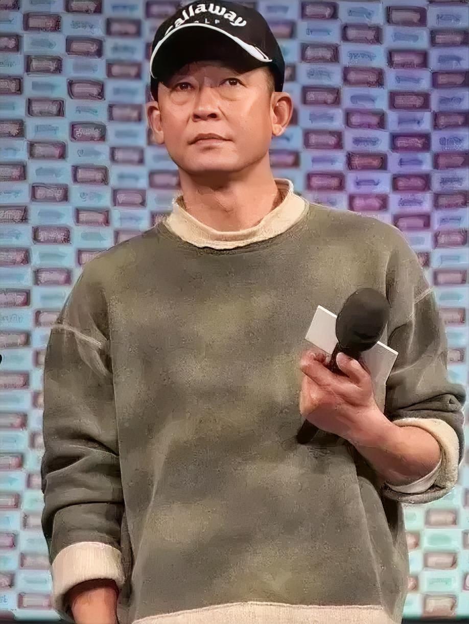 王志文说：“相处久了你会发现，跟老实人一起，除了表面老实愚钝、情商低，更让人痛苦