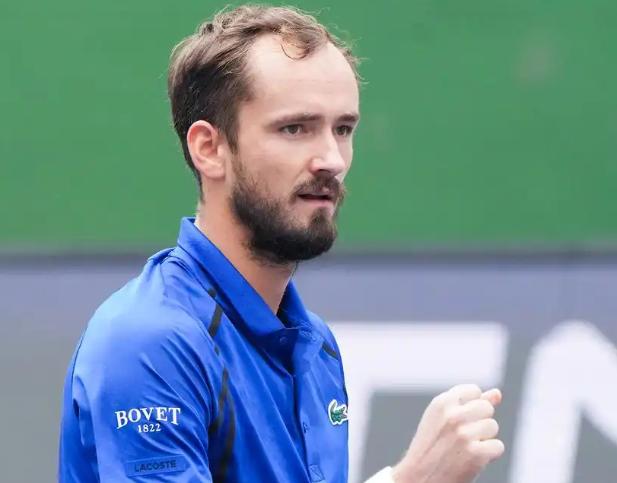北京时间10月14日，ATP1000上海大师赛男单1/8决赛赛程如下：第一场
