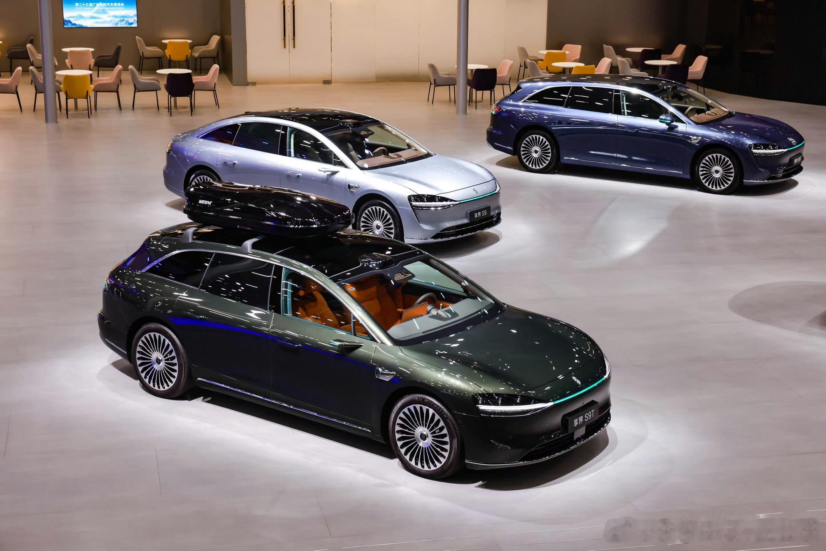 撒贝宁夸享界新车够飒这个享界S9T这车确实挺飒5米多的大旅行车优雅中带着对自由的