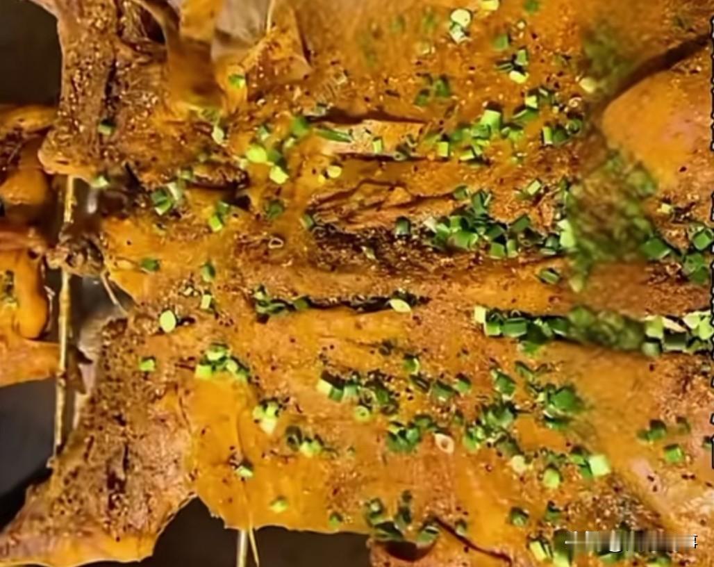 有懂行的吗？重庆有位女士除夕夜订购了1000多元的烤全羊套餐，活羊称重时有36斤