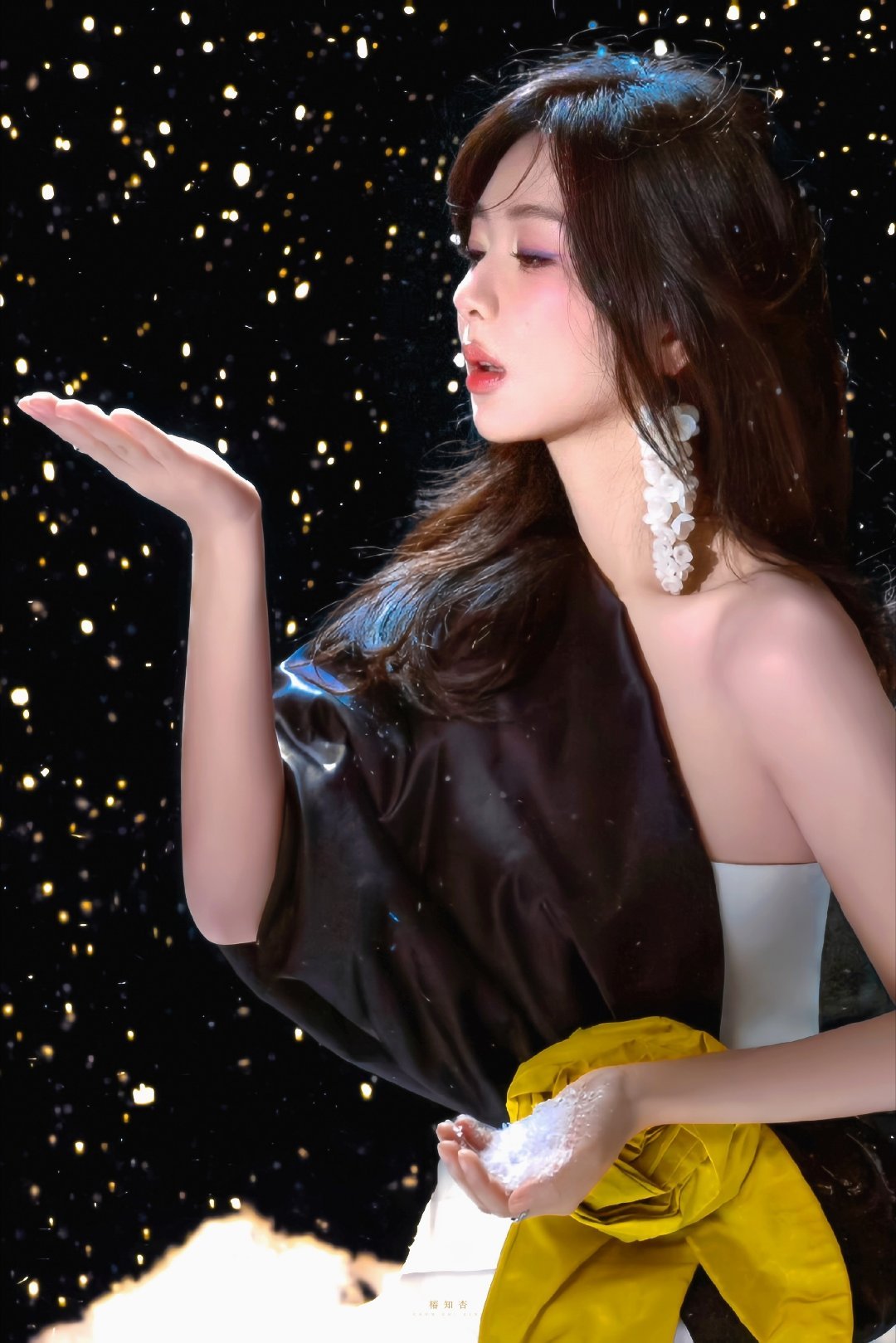 杨紫杨紫💜杨紫家业yz杨紫李祯山中若有眠，枕的是月，身边是你！杨紫董竹君|杨