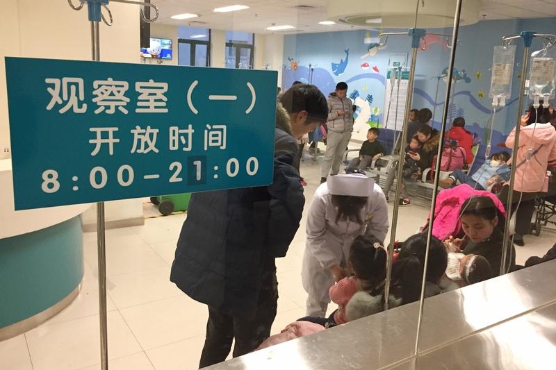 全国多地进入流感高发期，儿科已出现甲流危重症。在郑州大学第一附属医院儿童重症监护