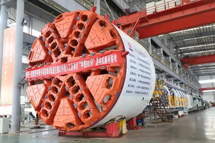 济南造的盾构机，已经用于深圳地铁22号线建设了。济南原本是不能造盾构机的，