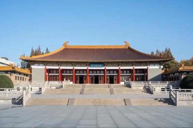 南京博物院"文物黑洞"再爆猛料！退休职工17年死磕举报，前院长被指倒卖国宝南