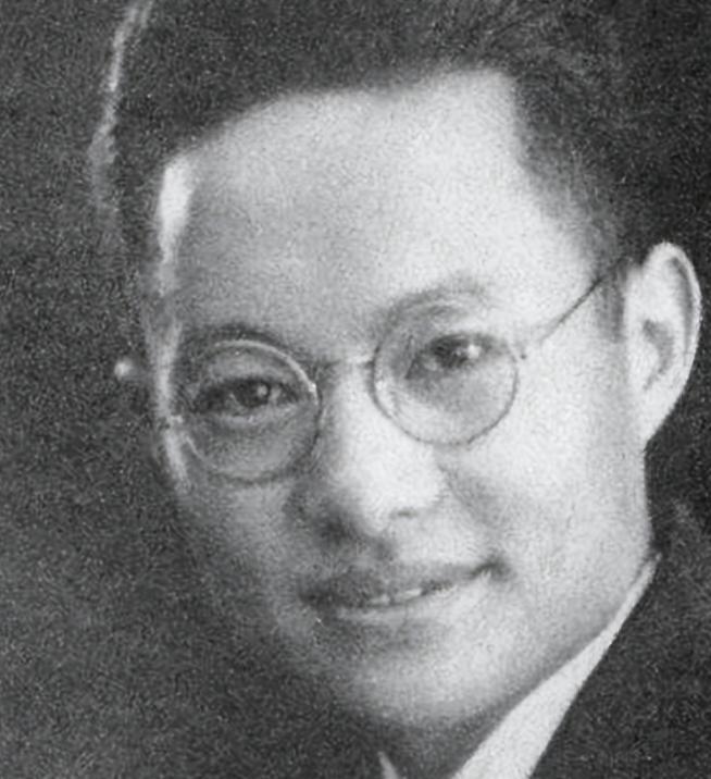 1979年早春时节，全国政协会议小组会场内，杨显东挺身而出，第一个带头揭开了大寨