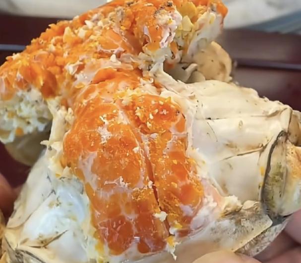 美国“恐慌”了！这次美国是真的恐慌了，美国人竟然在俄勒冈州的淡水区中发现了一只大