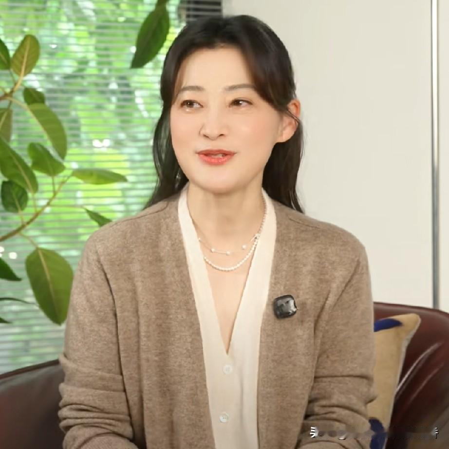 知名演员梅婷在9月4号晚上也开始直播带货，却在短短的几小时内直播翻车，有不少人直