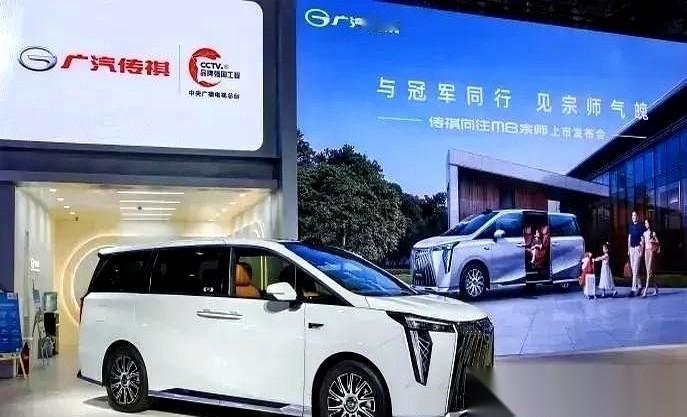 网上那个段子,越看越扎心。油车一年油费一万,电车一年电费一千。六年了,电车换