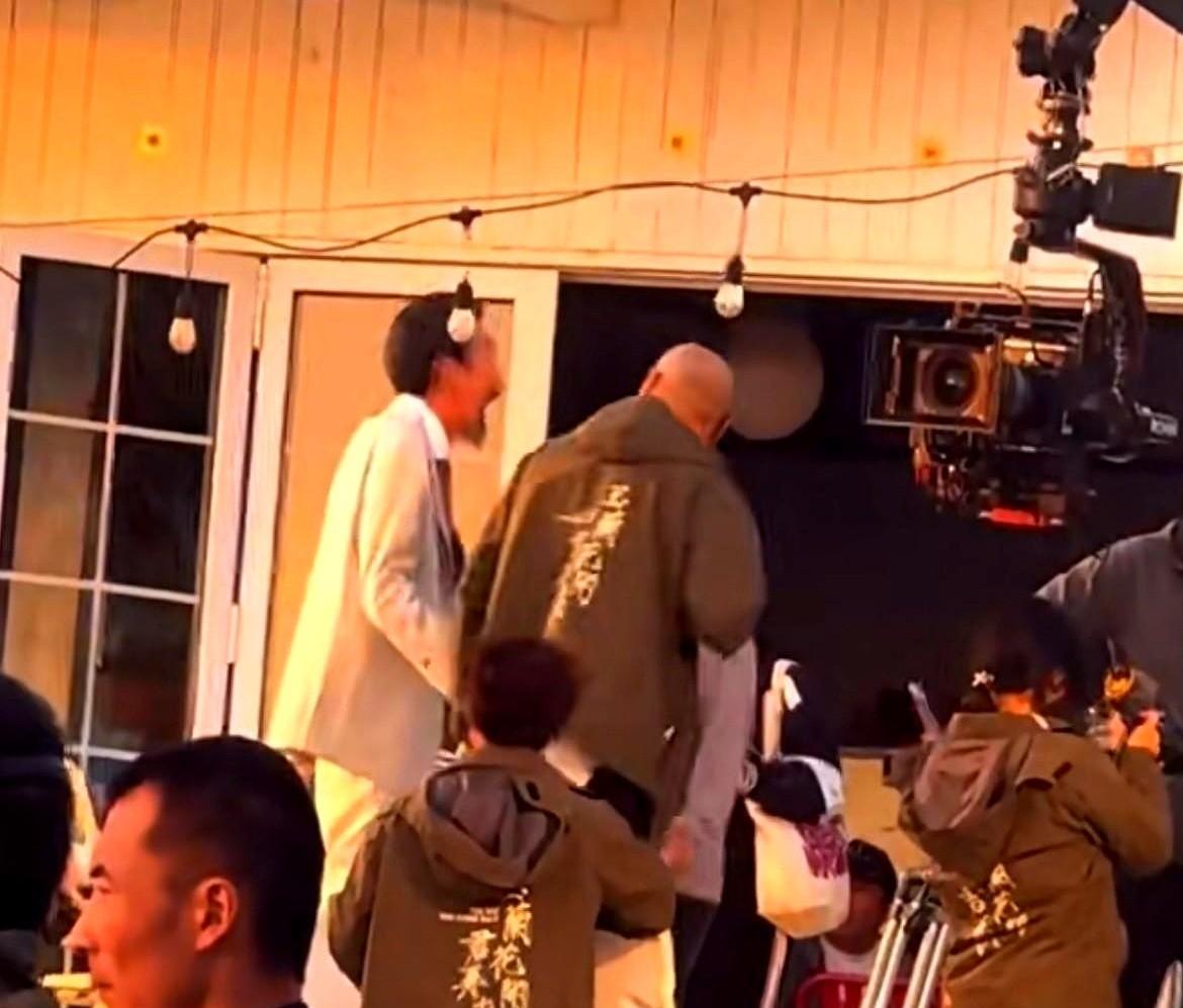 杨紫三度带车保罗进组，根本不是善良。你以为是顶流随手帮个前辈？错了。这是四