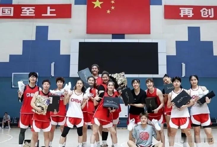 宫鲁鸣开始做减法，韩、李、王无悬念，六人竞争四个名额，一人或迎来逆袭。中国女篮