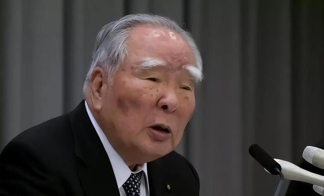 2018年，一个日本老头放出狠话："我就是死，也不会向中国市场低头！"接着把公司