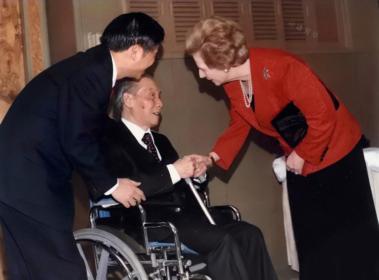1992年，撒切尔夫人开启访美行程，外界原本都以为她会直接前往首都华盛顿开展公务