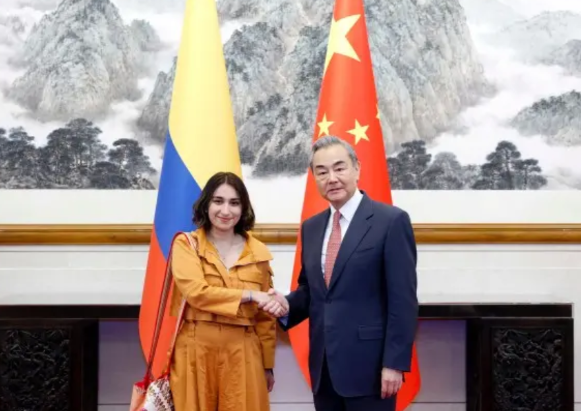 中国和哥伦比亚谈妥了5月12日，外交部长王毅会见哥伦比亚外长萨拉维亚，双方就此