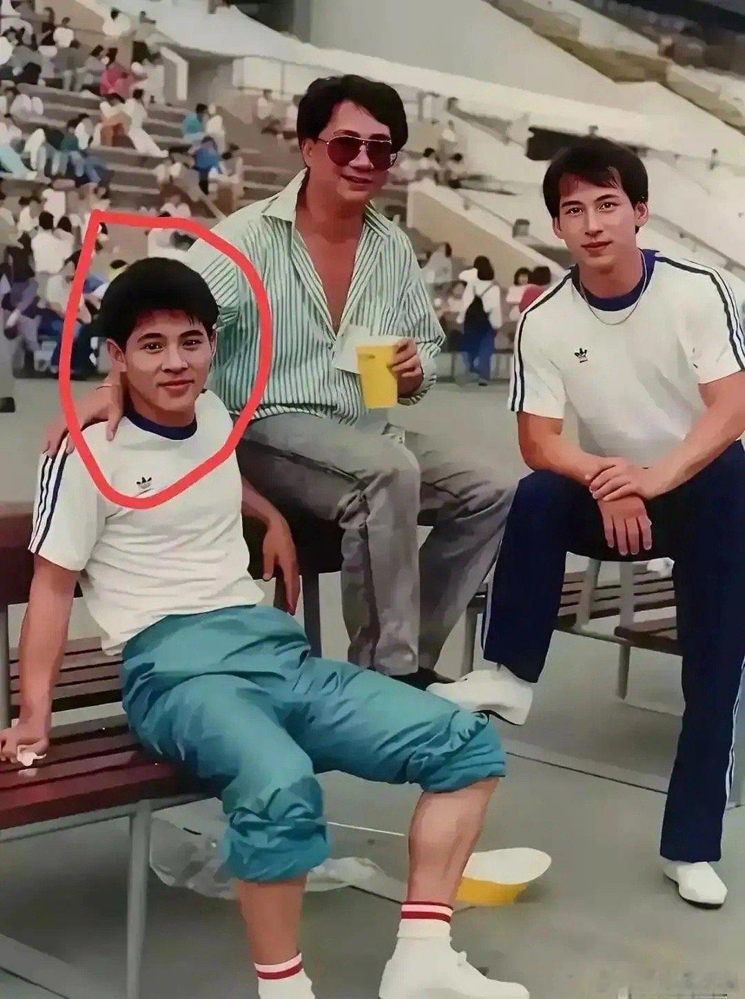 李连杰那个年代居然就已经穿上这牌子了？