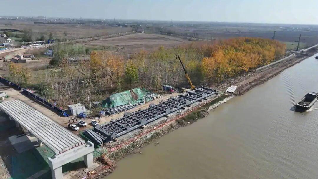 #追问响水大桥事故原因#【发生垮塌多人落水的盐城响水月港大桥：去年底主跨已基本建