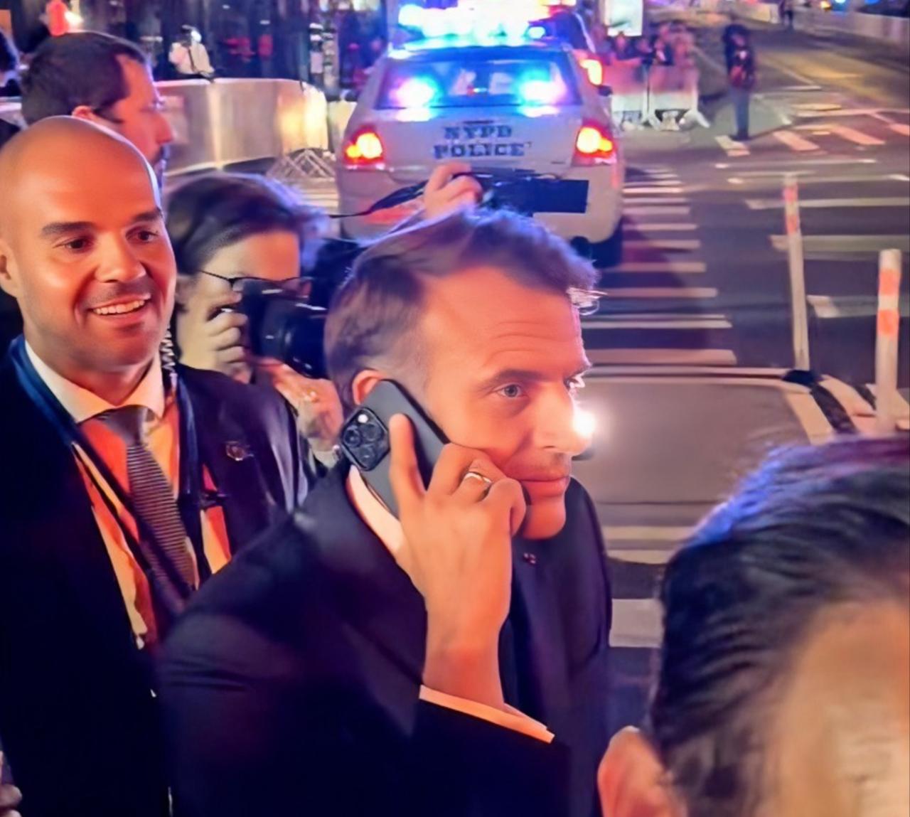 看来美国真是一点面子都不给法国了，马克龙车队在纽约被迫为特朗普车队让路，几次沟通