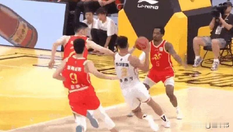 必须包夹！胡金秋谈贺希宁：“我们知道贺希宁有多强。”“所以必须包夹他。”
