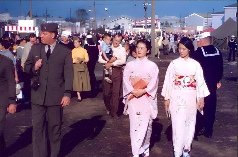 琉球不属日本！50年代琉球老照片：街头多见中文招牌，琉球女孩漂亮说起琉